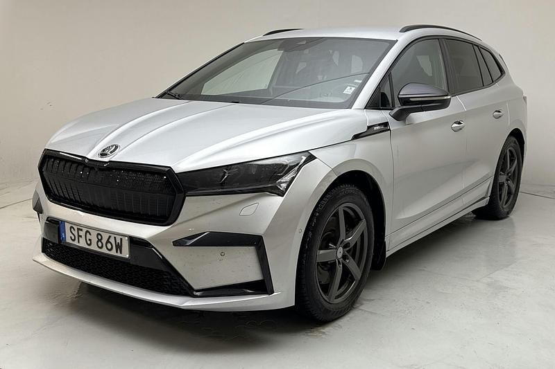 Begagnad Skoda Enyaq iV SportLine 194 kW (265 HK) 2022 Silver SUV