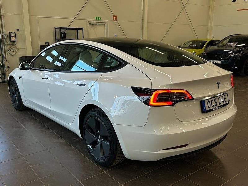 Begagnad Tesla Model 3 Long Range AWD 324 kW (441 HK) 2022 Vit Sedan