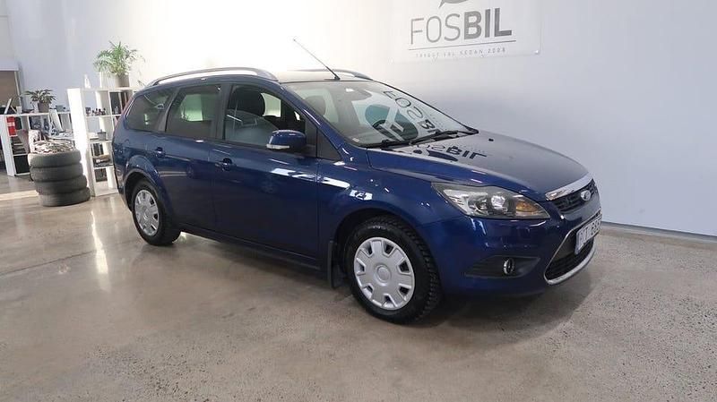Blå Begagnad 2009 Ford Focus Titanium Kombi | 39 900 kr (Marknadspris) - Bild 1/3