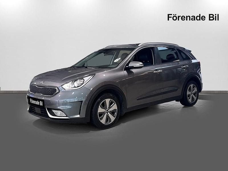Grå Begagnad 2017 Kia Niro Advance SUV | 184 000 kr (Marknadspris) - Bild 1/4