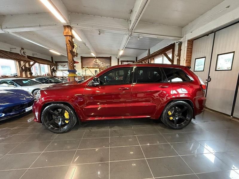 Röd Begagnad 2019 Jeep Grand Cherokee SRT SUV | 949 000 kr - Bild 1/4