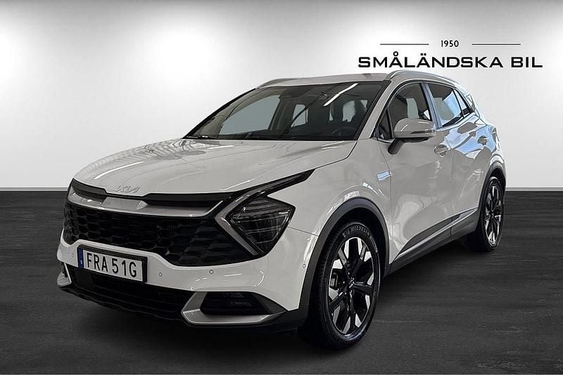Vit Begagnad 2024 Kia Sportage Advance SUV | 399 000 kr (Marknadspris) - Bild 1/3