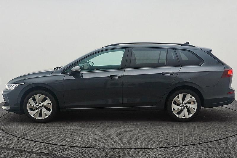 Mörkgrå Ny 2024 VW Golf VIII Kombi | 350 400 kr (Lite dyr) - Bild 1/4