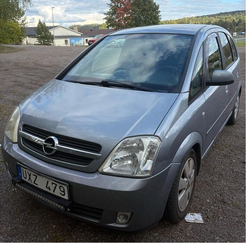 Grå Begagnad 2004 Opel Meriva Cosmo Minibuss | 18 000 kr (Marknadspris) - Bild 1/4