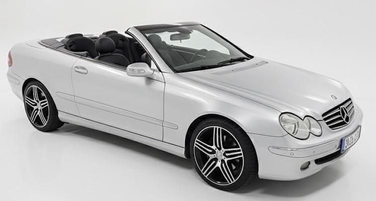 Grå Begagnad 2003 Mercedes CLK320 Elegance Cab | 44 999 kr (Marknadspris) - Bild 1/4