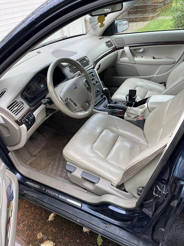 Blå Begagnad 2004 Volvo S80 Business Edition Sedan | 15 000 kr (Marknadspris) - Bild 1/4