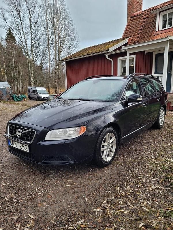 Begagnad 2011 Volvo V70 Kombi | 30 000 kr (Superpris) - Bild 1/4