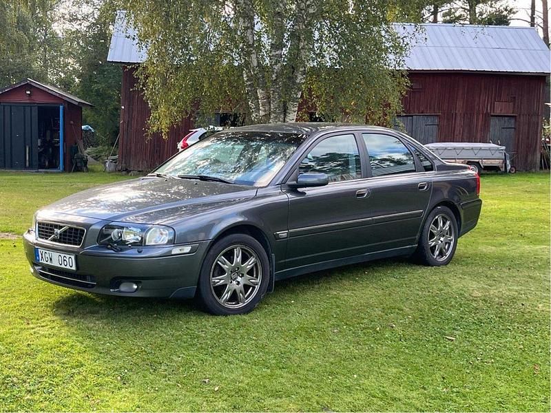 Grå Begagnad 2006 Volvo S80 Sedan | 44 000 kr (Marknadspris) - Bild 1/4