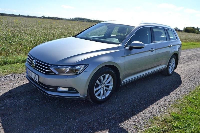 Silver Begagnad 2016 VW Passat Kombi | 109 000 kr (Bra pris) - Bild 1/4