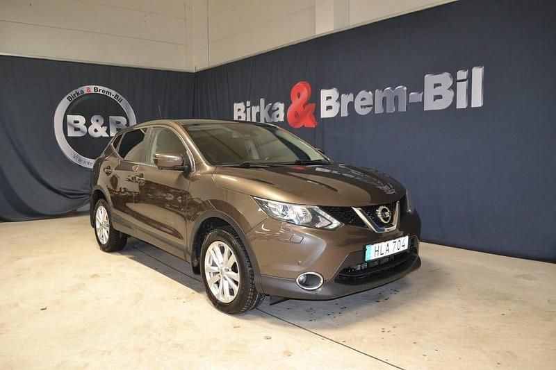 Brun Begagnad 2017 Nissan Qashqai N-Connecta SUV | 134 900 kr (Marknadspris) - Bild 1/4