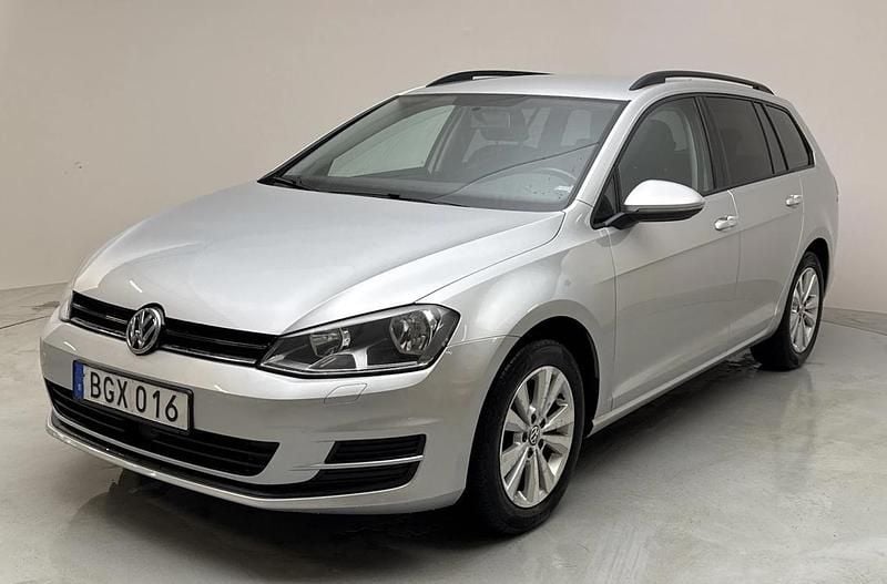 Silver Begagnad 2014 VW Golf VII Kombi | 83 000 kr (Bra pris) - Bild 1/4