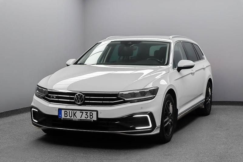 Begagnad VW Passat GTE 218 HK (160 kW) 2020 Vit Kombi