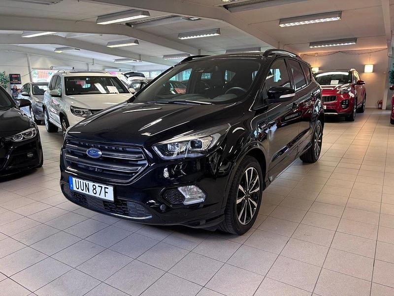 Svart Begagnad 2020 Ford Kuga ST-Line SUV | 189 900 kr (Marknadspris) - Bild 1/4