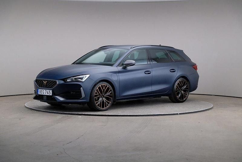 Mörkblå Begagnad 2022 Cupra Leon Kombi | 285 000 kr (Marknadspris) - Bild 1/4