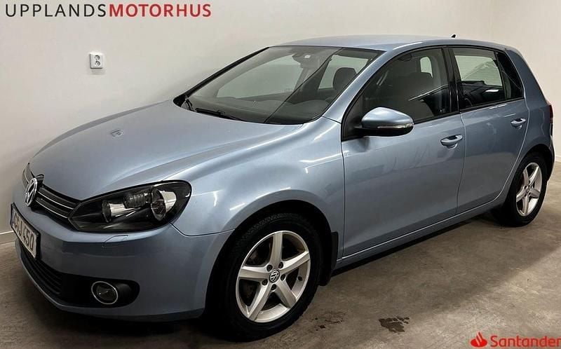 Ljusblå (blå) Begagnad 2010 VW Golf VI Halvkombi | 59 900 kr (Marknadspris) - Bild 1/4