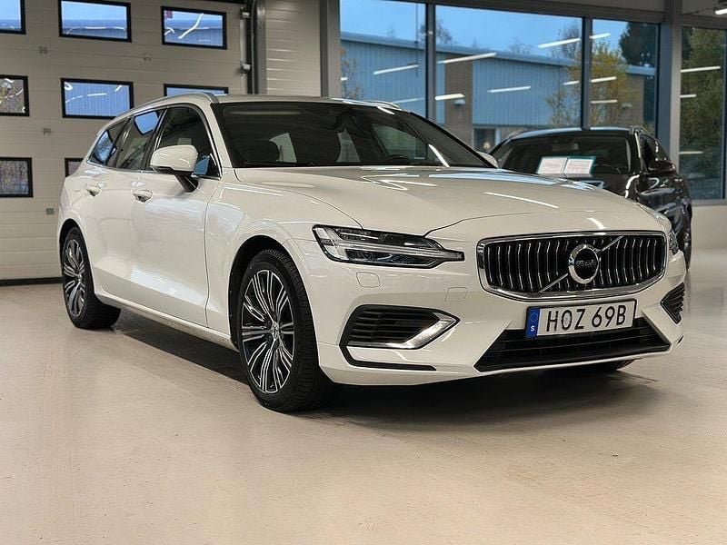 Vit Begagnad 2021 Volvo V60 Inscription Kombi | 259 900 kr (Bra pris) - Bild 1/4