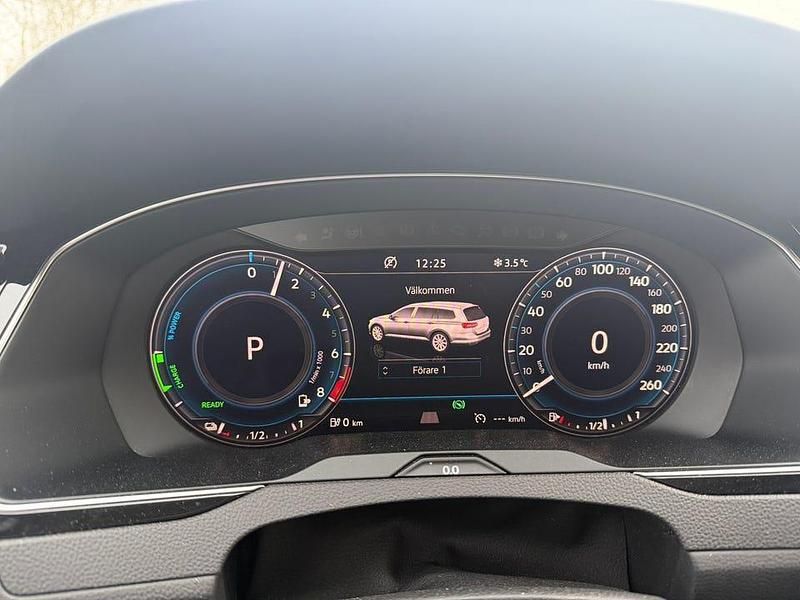 Begagnad VW Passat GTE 218 HK (160 kW) 2018 Svart Kombi