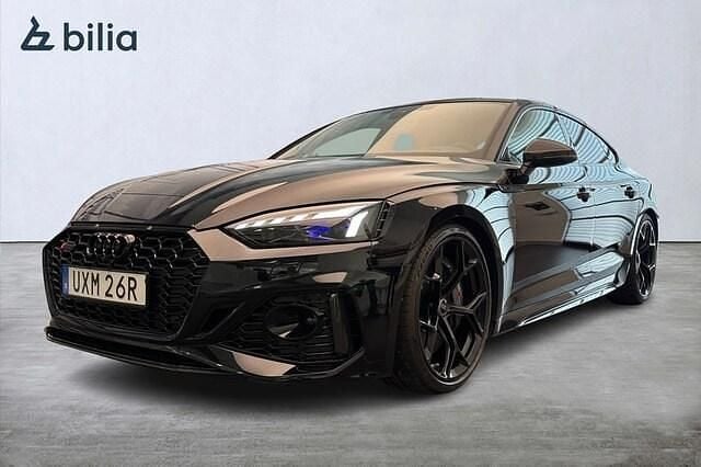 Begagnad Audi RS5 Sportback Performance 471 HK (346 kW) 2024 Sebringsvart kristalleffekt Halvkombi