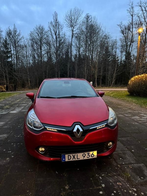 Begagnad 2015 Renault Clio IV Halvkombi | 84 999 kr (Marknadspris) - Bild 1/4