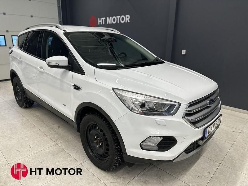 Vit Begagnad 2019 Ford Kuga Titanium SUV | 184 900 kr (Superpris) - Bild 1/3