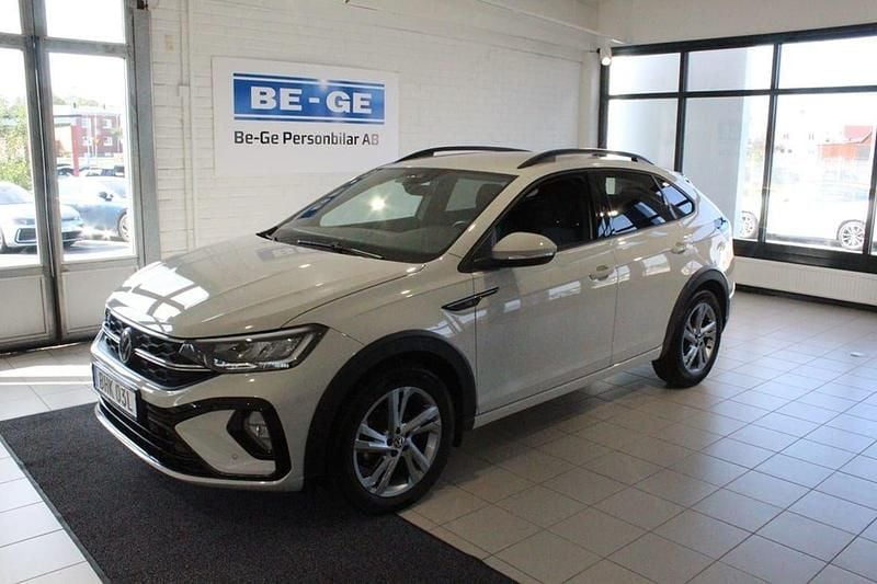 Grå Begagnad 2021 VW Taigo R-line SUV | 224 900 kr (Marknadspris) - Bild 1/4