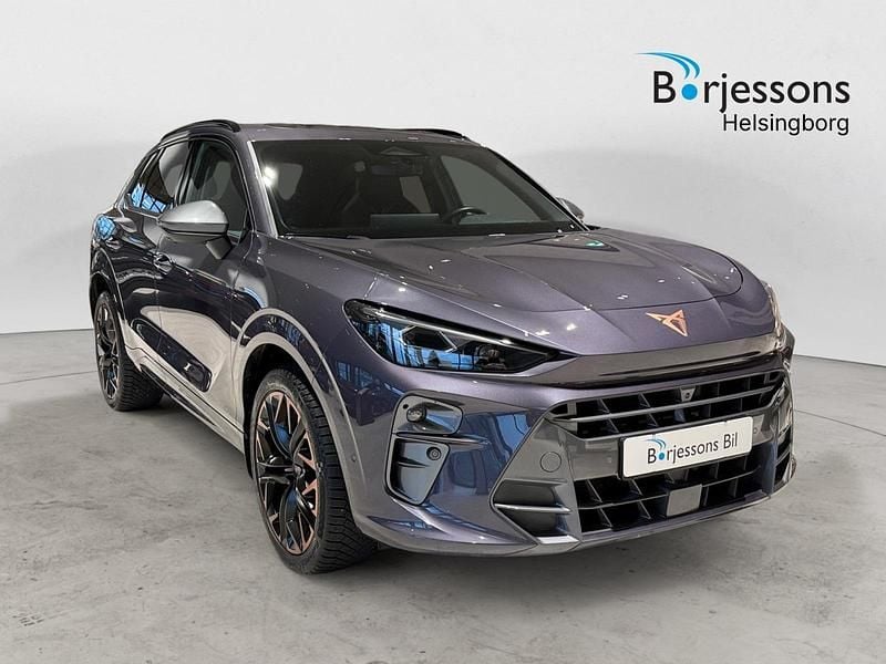 Grå Begagnad 2025 Cupra Terramar VZ SUV | 599 900 kr - Bild 1/4