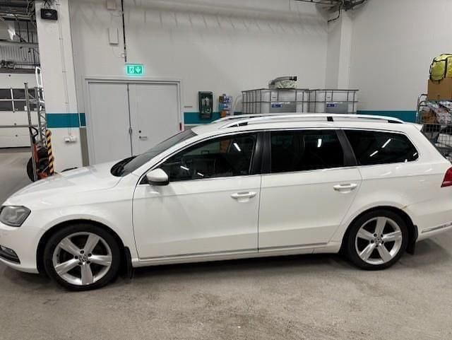 Vit Begagnad 2011 VW Passat GT Kombi | 58 000 kr (Bra pris) - Bild 1/4
