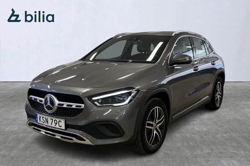 Mörkgrå Begagnad 2020 Mercedes GLA200 AMG line SUV | 379 000 kr - Bild 1/4