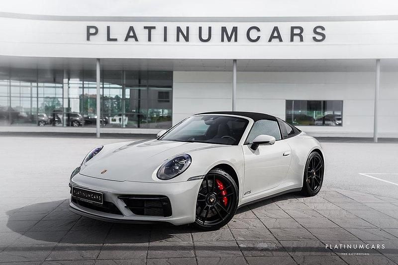 Begagnad 2023 Porsche 992 Sportkupé | 1 875 000 kr - Bild 1/4