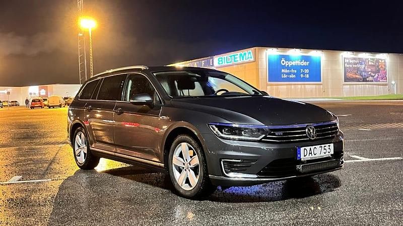 Begagnad 2017 VW Passat Active Kombi | 154 000 kr (Bra pris) - Bild 1/4