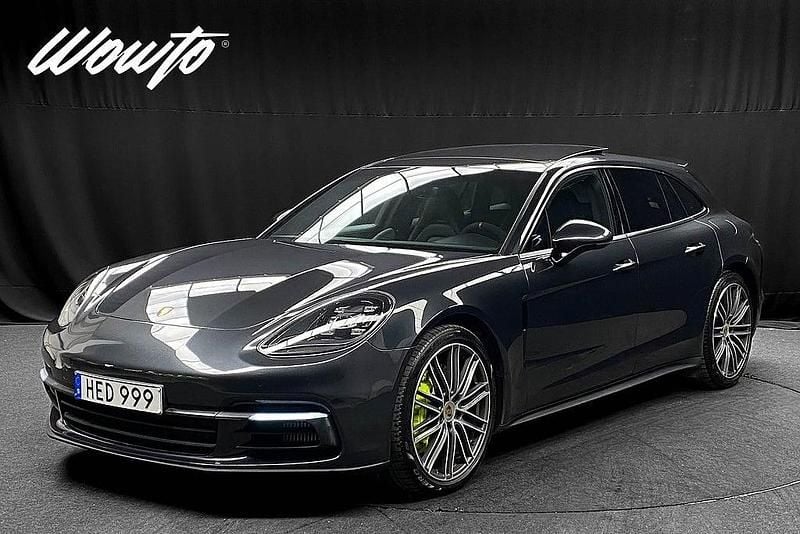 Grå Begagnad 2020 Porsche Panamera 4 Sport Turismo Sedan | 629 800 kr - Bild 1/3