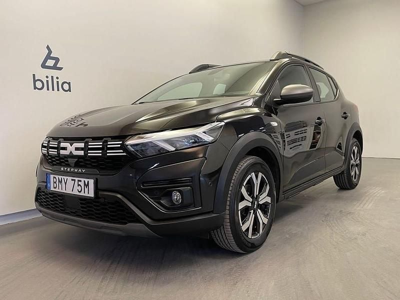 Begagnad Dacia Sandero Expression 91 HK (66 kW) 2022 Svart SUV