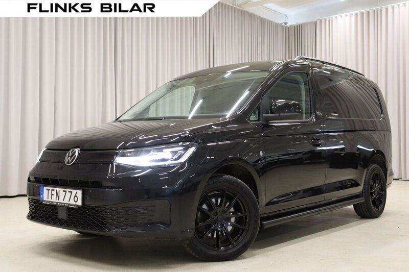 Svart (svart metallic) Begagnad 2022 VW Caddy Maxi Black Edition Minibuss | 349 900 kr (Lite dyr) - Bild 1/4