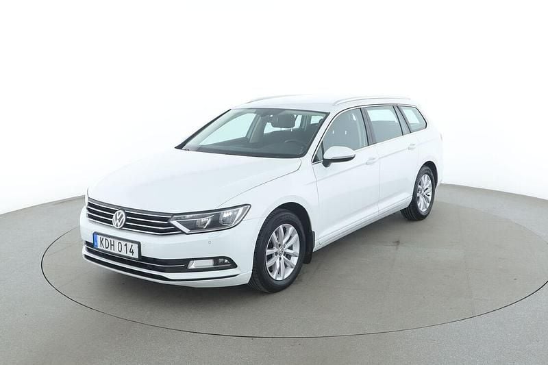 Vit Begagnad 2015 VW Passat Kombi | 154 000 kr (Marknadspris) - Bild 1/3