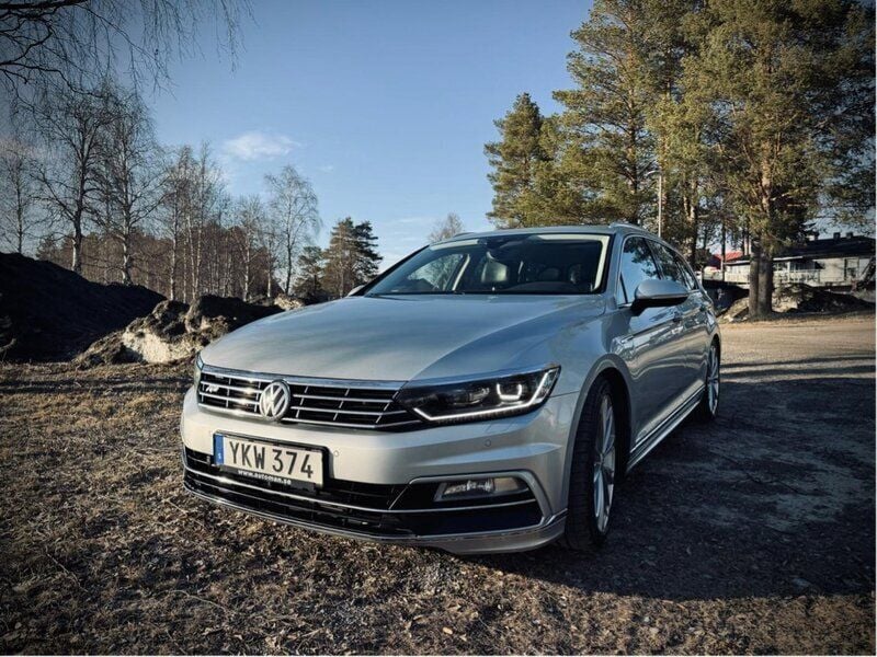 Silver Begagnad 2017 VW Passat GT Kombi | 199 000 kr (Marknadspris) - Bild 1/4