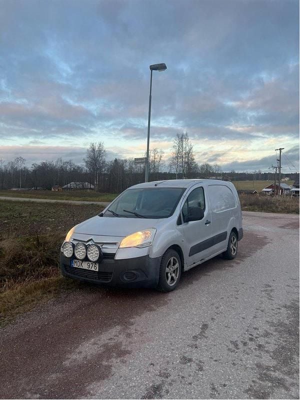 Silver Begagnad 2011 Citroën Berlingo | 22 000 kr (Superpris) - Bild 1/4