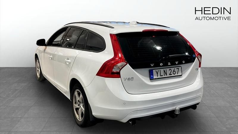Begagnad Volvo V60 152 HK (111 kW) 2017 Vit Kombi
