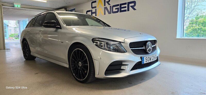 Silver Begagnad 2021 Mercedes C220 AMG line Kombi | 304 900 kr (Marknadspris) - Bild 1/4