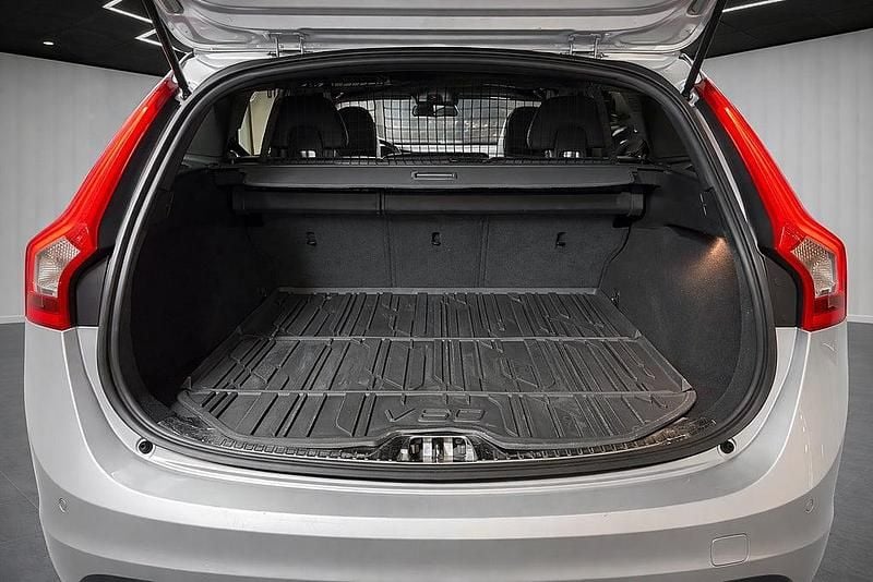 Begagnad Volvo V60 200 HK (147 kW) 2015 Silver Kombi