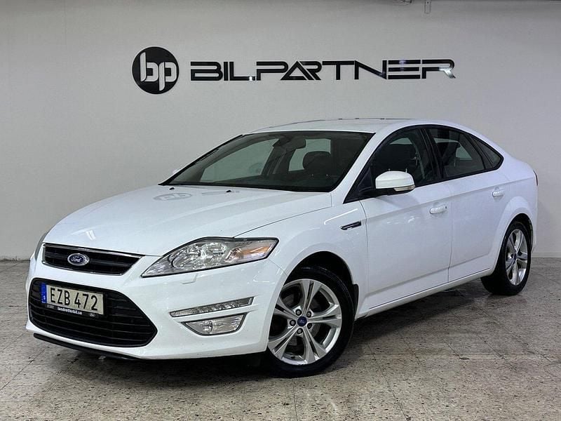 Vit Begagnad 2014 Ford Mondeo Sport Halvkombi | 69 900 kr (Superpris) - Bild 1/4