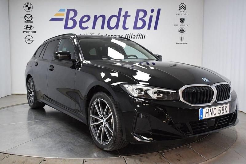 Begagnad BMW 330 Shadowline 292 HK (214 kW) 2025 Svart solid Kombi