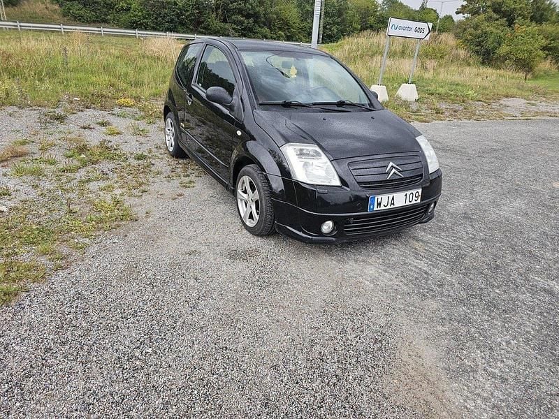 Svart Begagnad 2005 Citroën C2 Halvkombi | 15 000 kr - Bild 1/4