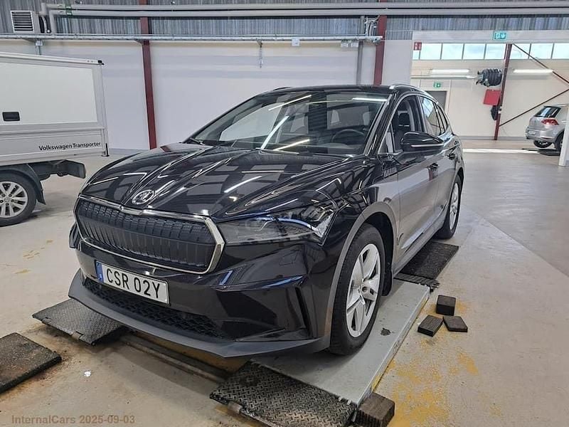 Svart Begagnad 2022 Skoda Enyaq iV SUV | 399 900 kr (Marknadspris) - Bild 1/3