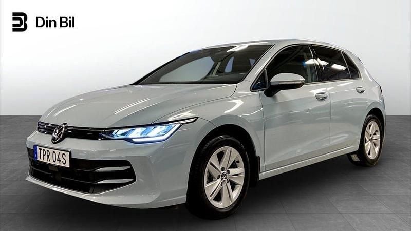 Begagnad VW Golf VIII Life 150 HK (110 kW) 2025 Blå Kombi