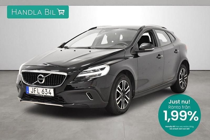 Svart Begagnad 2018 Volvo V40 CC Momentum Kombi | 179 900 kr (Marknadspris) - Bild 1/3