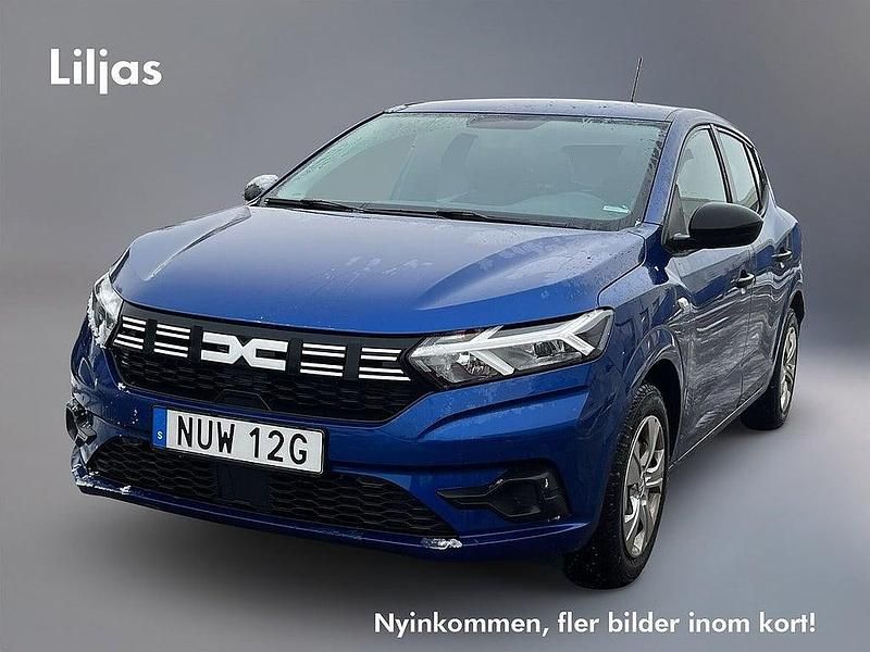 Blå Begagnad 2022 Dacia Sandero Essentiel Halvkombi | 139 000 kr (Marknadspris) - Bild 1/2