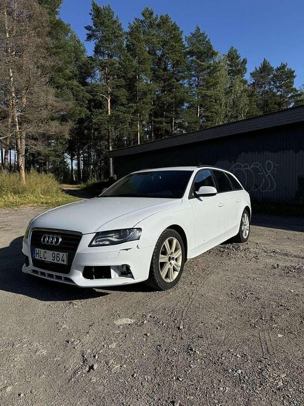 Vit Begagnad 2012 Audi A4 Kombi | 29 500 kr (Superpris) - Bild 1/4