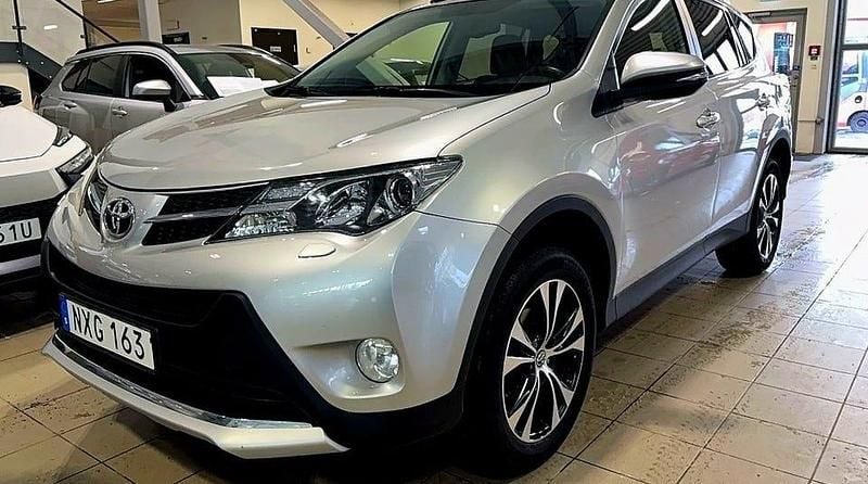 Silver Begagnad 2015 Toyota RAV4 Edition SUV | 219 900 kr (Marknadspris) - Bild 1/2