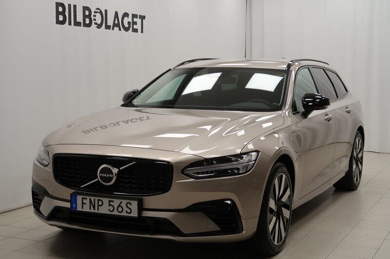Ljusgrå Ny 2024 Volvo V90 Plus Kombi | 629 800 kr (Lite dyr) - Bild 1/4