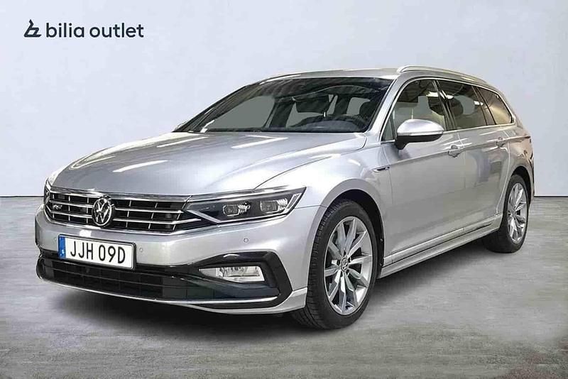 Silver Begagnad 2022 VW Passat Kombi | 289 900 kr (Lite dyr) - Bild 1/1